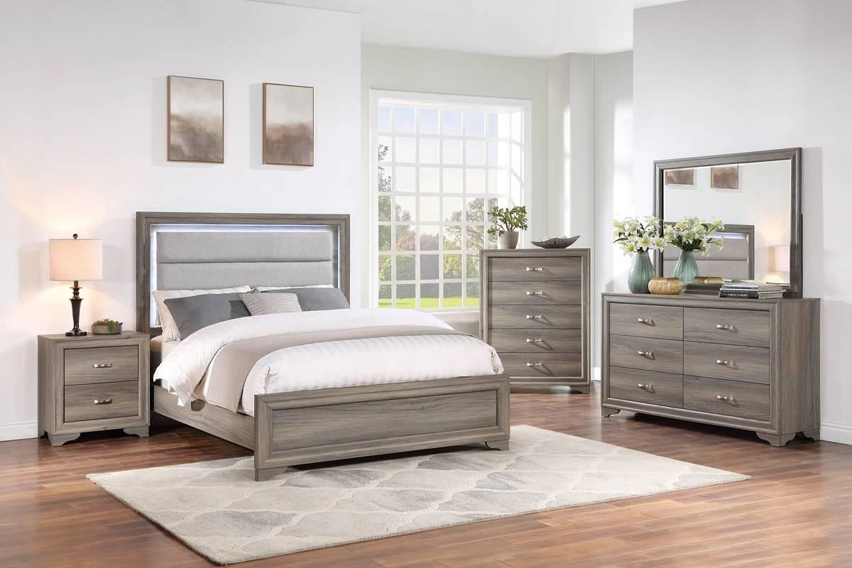 Chuint Queen Bed in Light Brown