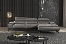 Cargar imagen en el visor de la galería, Vadso Sectional, Right Chaise