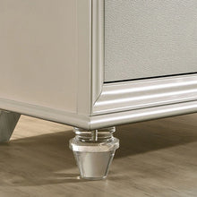 Cargar imagen en el visor de la galería, Maddie Queen Bedroom Set