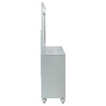 Load image into Gallery viewer, Gunnison Dresser with Mirror