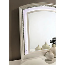 Cargar imagen en el visor de la galería, Maddie Queen Bedroom Set