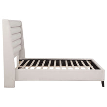 Cargar imagen en el visor de la galería, Leslie Upholstered Wingback Platform Bed