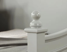 Cargar imagen en el visor de la galería, Lycoris Daybed