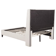 Cargar imagen en el visor de la galería, Leslie Upholstered Wingback Platform Bed