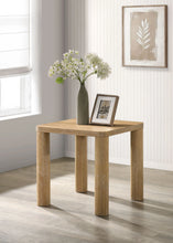 Cargar imagen en el visor de la galería, Castlewood End Table