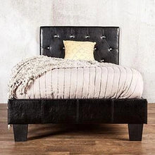 Load image into Gallery viewer, Velen Black Cal.King, E.King, Full, &amp; Twin Bed Black &amp; White