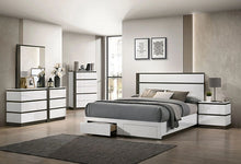 Cargar imagen en el visor de la galería, BIRSFELDEN Cal.King, E.King, &amp; Queen Bed w/ Drawers, White