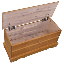 Cargar imagen en el visor de la galería, Paula Cedar Chest