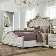 Cargar imagen en el visor de la galería, Antonella Panel Bed