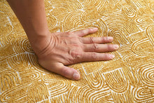 Cargar imagen en el visor de la galería, Aveni Accent Chair