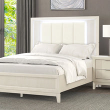 Cargar imagen en el visor de la galería, Isadore Queen Bedroom Set