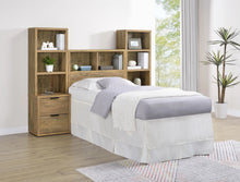 Cargar imagen en el visor de la galería, Westpark Bedroom Set