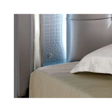 Cargar imagen en el visor de la galería, Bellanova Queen Bedroom Set