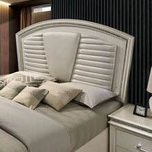 Cargar imagen en el visor de la galería, Maddie Queen Bedroom Set