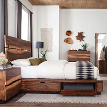 Cargar imagen en el visor de la galería, Winslow Panel Platform Storage Bed