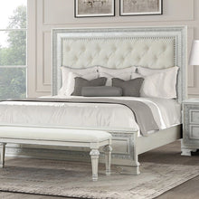 Cargar imagen en el visor de la galería, Stella Mia E.King &amp; Queen Bed White &amp; White