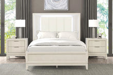 Cargar imagen en el visor de la galería, Isadore E.King &amp; Queen Bed