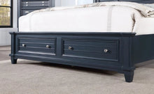 Cargar imagen en el visor de la galería, Manzanillo Queen Bedroom Set