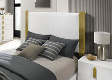 Cargar imagen en el visor de la galería, Basildon E.King &amp; Queen Bed