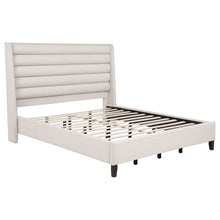 Cargar imagen en el visor de la galería, Leslie Upholstered Wingback Platform Bed