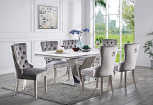 Cargar imagen en el visor de la galería, Valdevers Dining Table