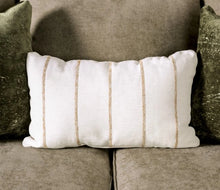 Cargar imagen en el visor de la galería, New Meadows Loveseat