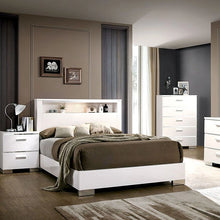 Cargar imagen en el visor de la galería, Carlie Bed