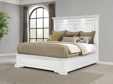 Cargar imagen en el visor de la galería, McKinney Panel Bed with LED Lighting