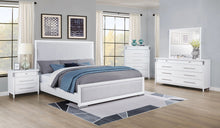 Cargar imagen en el visor de la galería, Gracemont Chest of Drawers