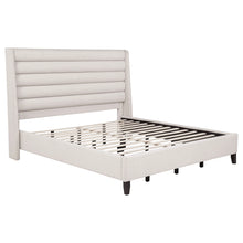 Cargar imagen en el visor de la galería, Leslie Upholstered Wingback Platform Bed