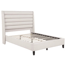 Cargar imagen en el visor de la galería, Leslie Upholstered Wingback Platform Bed