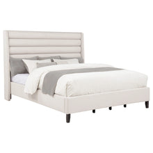Cargar imagen en el visor de la galería, Leslie Upholstered Wingback Platform Bed
