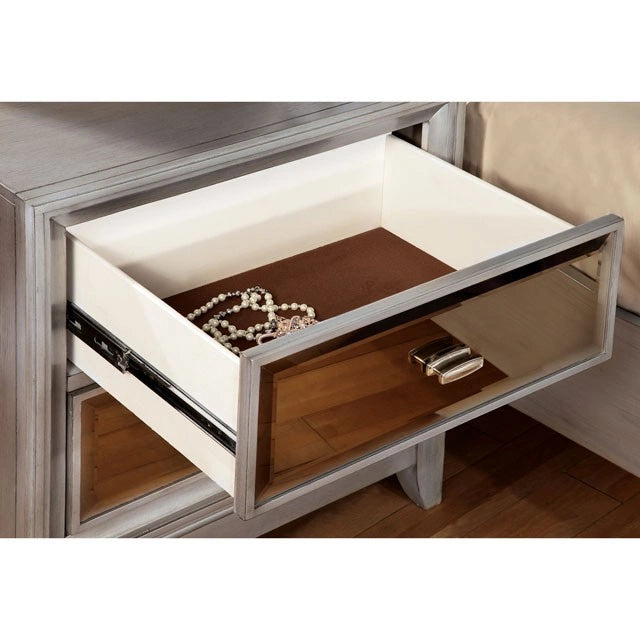 Golva E.King & Queen Bed White & Silver